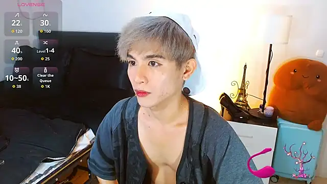 Snapshot of WildestTwink chatting on May 5, 2026, 4:10 pm WildestTwink online show from May 5, 2026, 4:10 pm