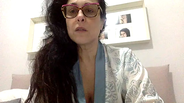 crudeliafrancy online show from March 2, 2026, 5:20 pm