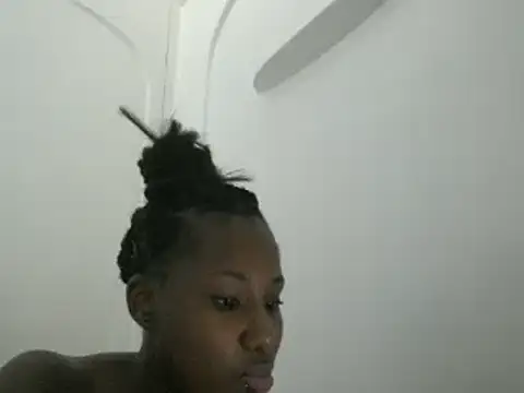 Snapshot of Xochillovemoney2 chatting on September 9, 2025, 6:45 am Xochillovemoney2 online show from September 9, 2025, 6:45 am