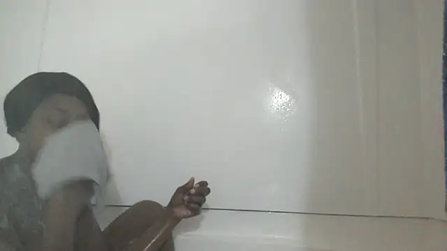 Snapshot of Xochillovemoney2 chatting on March 17, 2025, 6:29 am Xochillovemoney2 online show from March 17, 2025, 6:29 am