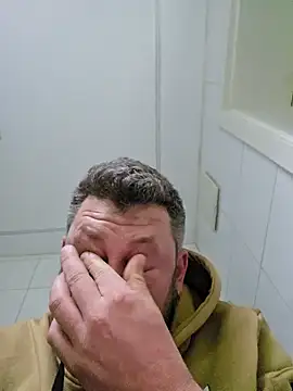 Snapshot of ktmtom247 chatting on February 24, 2025, 3:44 am ktmtom247 online show from February 24, 2025, 3:44 am