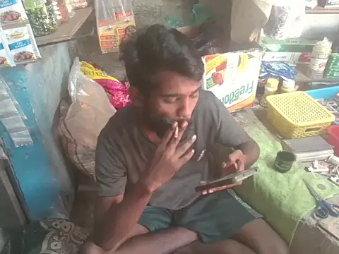 FriskyGender online show from November 12, 2025, 5:00 am