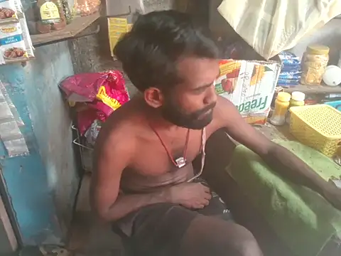 FriskyGender online show from November 6, 2025, 9:13 am