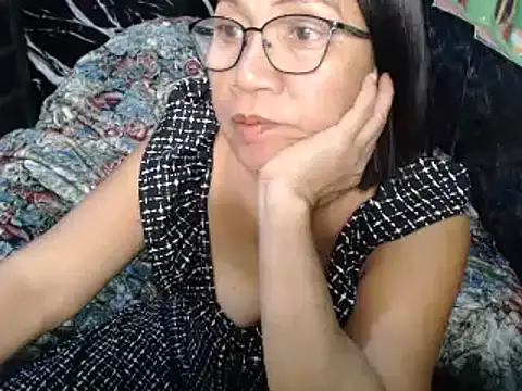 Snapshot of ASIANDOLLY4U chatting on April 1, 2026, 10:49 am ASIANDOLLY4U online show from April 1, 2026, 10:49 am