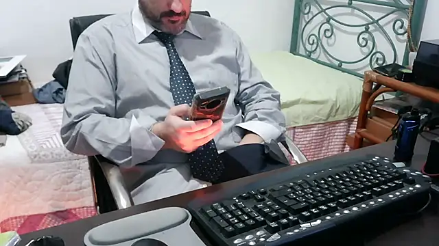 Italian dark desire online show from December 4, 2025, 8:30 pm