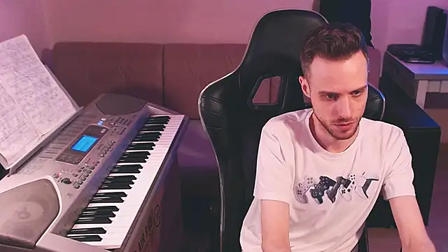 Snapshot of Sweetparker chatting on October 12, 2025, 8:10 pm Sweetparker online show from October 12, 2025, 8:10 pm