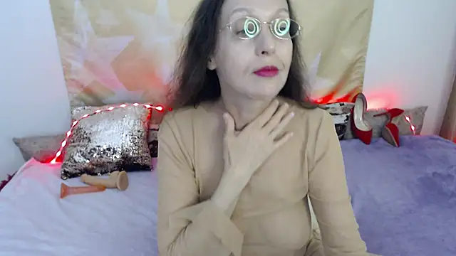 Snapshot of SylviaFoxy chatting on May 15, 2026, 7:50 am SylviaFoxy online show from May 15, 2026, 7:50 am