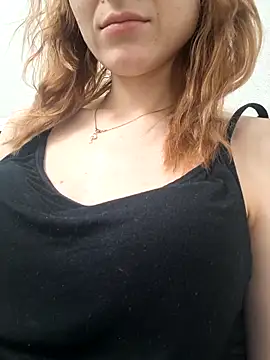 YogisticJuli666 online show from December 15, 2025, 8:31 am