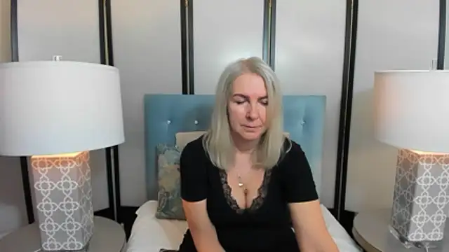 Snapshot of EricaTop chatting on January 8, 2026, 9:32 pm EricaTop online show from January 8, 2026, 9:32 pm