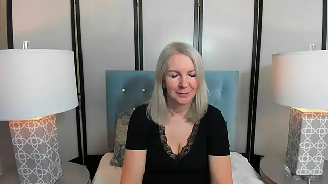 Snapshot of EricaTop chatting on February 19, 2026, 9:34 pm EricaTop online show from February 19, 2026, 9:34 pm