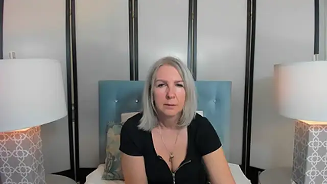 Snapshot of EricaTop chatting on May 13, 2026, 7:10 pm EricaTop online show from May 13, 2026, 7:10 pm