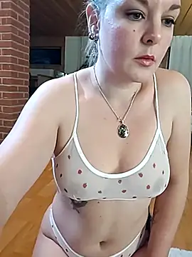 Snapshot of SwedishJennifer chatting on November 19, 2025, 3:01 pm SwedishJennifer online show from November 19, 2025, 3:01 pm