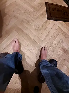 realeasy1 online show from April 2, 2026, 11:11 pm