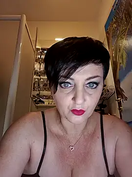 lucillabollente online show from October 20, 2025, 4:03 am