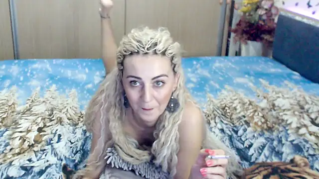 Snapshot of MirabelaSweet chatting on March 18, 2025, 4:39 pm MirabelaSweet online show from March 18, 2025, 4:39 pm