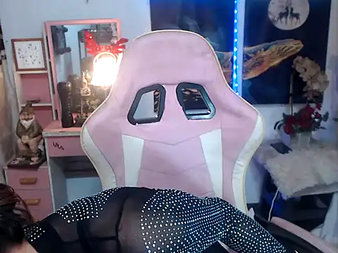 AsianMariaTs online show from October 6, 2025, 1:56 pm