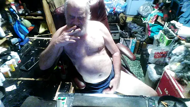 russtee online show from November 23, 2025, 4:17 pm