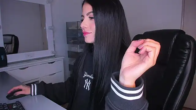 Snapshot of Lisegg_ chatting on March 18, 2025, 2:39 pm Lisegg online show from March 18, 2025, 2:39 pm