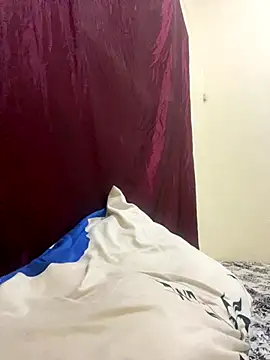 Snapshot of _FoxyFlair chatting on December 3, 2025, 1:21 pm FoxyFlair online show from December 3, 2025, 1:21 pm