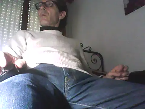 Snapshot of Moro_ra chatting on April 24, 2026, 11:45 am Moro ra online show from April 24, 2026, 11:45 am