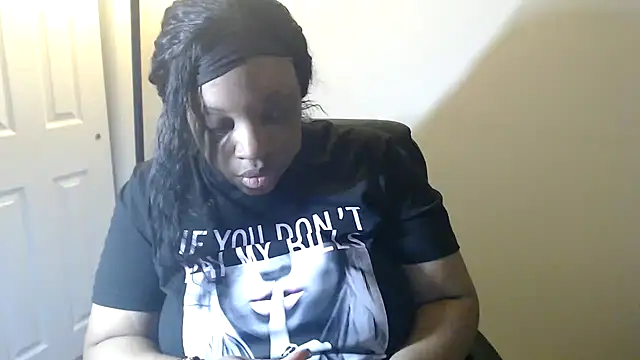Snapshot of Sexymona1218 chatting on May 12, 2026, 4:20 am Sexymona1218 online show from May 12, 2026, 4:20 am