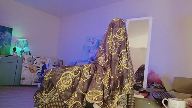 Snapshot of lara_heaven chatting on April 13, 2026, 5:55 am lara heaven online show from April 13, 2026, 5:55 am