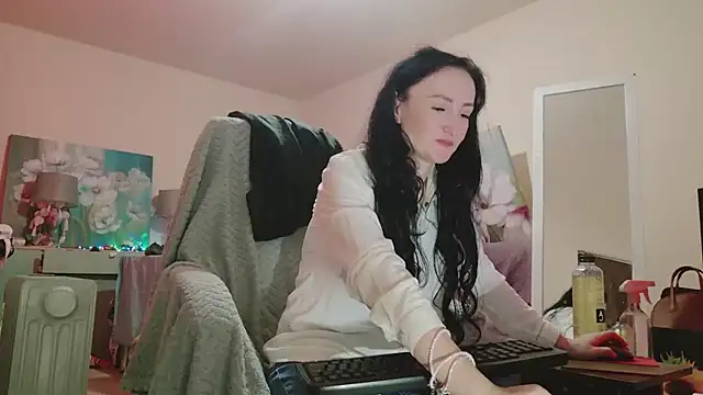 lara heaven online show from February 8, 2026, 10:46 am