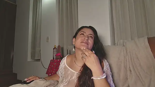 DeesseLuxure online show from March 18, 2025, 7:33 am