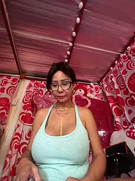 Snapshot of sweetieme chatting on April 23, 2026, 2:18 am sweetieme online show from April 23, 2026, 2:18 am