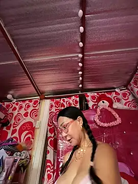 Snapshot of sweetieme chatting on April 26, 2026, 1:47 am sweetieme online show from April 26, 2026, 1:47 am