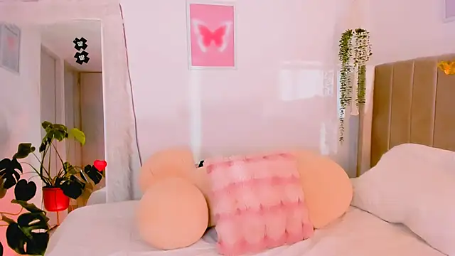 Snapshot of dulce_doll1 chatting on November 22, 2025, 11:36 pm dulce doll1 online show from November 22, 2025, 11:36 pm