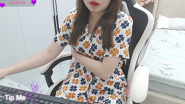 Snapshot of Hanako_love chatting on February 17, 2026, 3:42 pm Hanako love online show from February 17, 2026, 3:42 pm