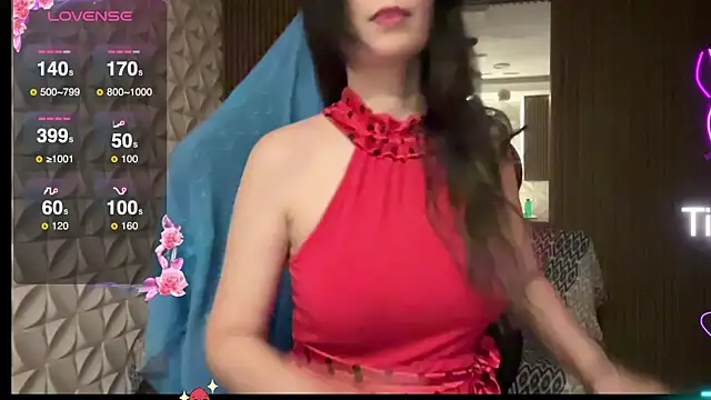 Snapshot of Leilacharlotte chatting on January 13, 2026, 11:19 pm Leilacharlotte online show from January 13, 2026, 11:19 pm