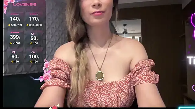 Snapshot of Leilacharlotte chatting on October 28, 2025, 10:09 pm Leilacharlotte online show from October 28, 2025, 10:09 pm