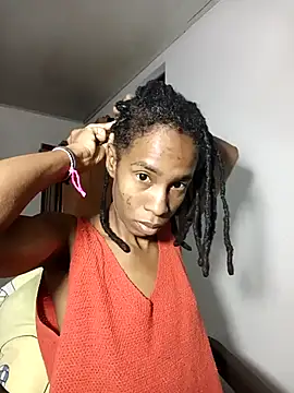 Snapshot of africa_deluxe chatting on April 3, 2026, 7:15 am africa deluxe online show from April 3, 2026, 7:15 am