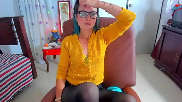 Snapshot of BrianaGarner chatting on February 17, 2026, 6:27 pm BrianaGarner online show from February 17, 2026, 6:27 pm