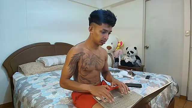 Snapshot of _dannyaldana_ chatting on January 14, 2025, 4:50 pm  dannyaldana  online show from January 14, 2025, 4:50 pm