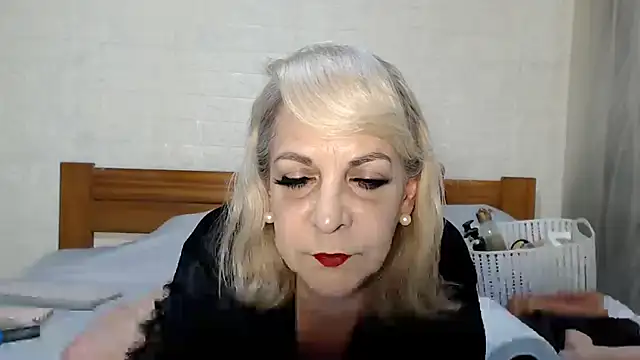 Snapshot of awild_kitten chatting on June 16, 2026, 9:31 am awild kitten online show from June 16, 2026, 9:31 am
