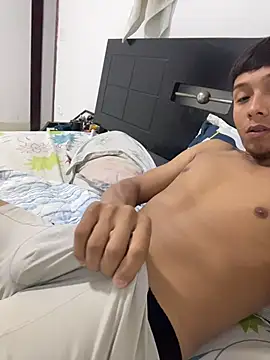 Thiagoo Frost online show from October 29, 2025, 5:01 pm