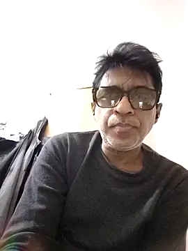 iamkahn 44 online show from December 18, 2025, 7:07 pm