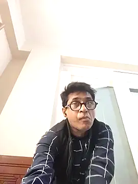 Snapshot of iamkahn_44 chatting on December 17, 2025, 11:04 am iamkahn 44 online show from December 17, 2025, 11:04 am