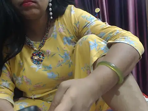 Snapshot of prettyindiandoll chatting on August 4, 2026, 6:18 am prettyindiandoll online show from August 4, 2026, 6:18 am