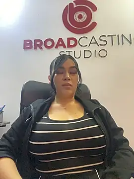 Snapshot of Lia_Simons chatting on April 25, 2026, 3:09 am Lia Simons online show from April 25, 2026, 3:09 am