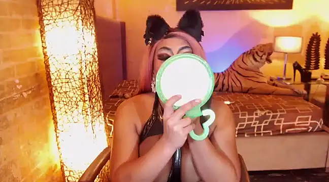 Snapshot of LavictoriaFox chatting on March 4, 2025, 12:07 am LavictoriaFox online show from March 4, 2025, 12:07 am