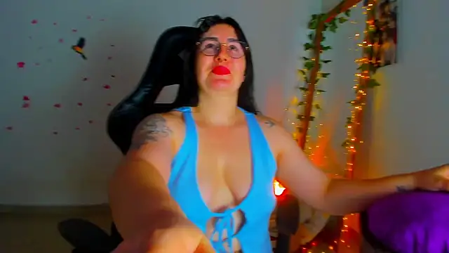 Snapshot of Susan_Foxx chatting on November 7, 2025, 11:30 pm Susan Foxx online show from November 7, 2025, 11:30 pm