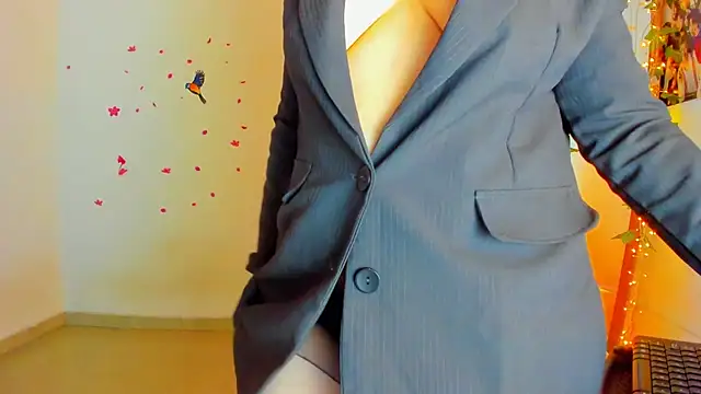 Snapshot of Susan_Foxx chatting on November 16, 2025, 7:07 pm Susan Foxx online show from November 16, 2025, 7:07 pm