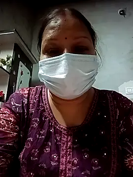 naughtymadam online show from April 17, 2026, 4:10 pm