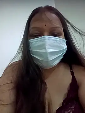 naughtymadam online show from March 26, 2026, 4:49 pm