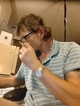Snapshot of ROBERT0516 chatting on June 1, 2026, 11:21 am ROBERT0516 online show from June 1, 2026, 11:21 am