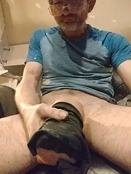 ROBERT0516 online show from February 9, 2026, 12:08 am